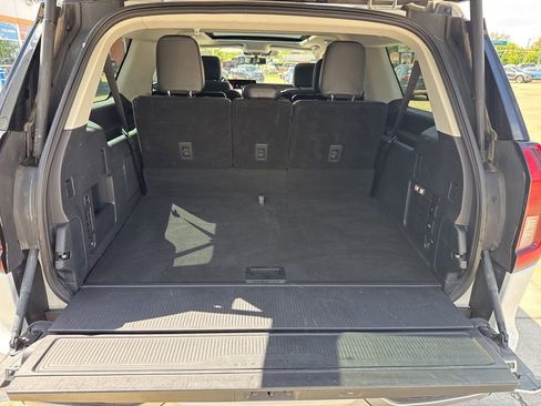 Used 2025 Ford Expedition Max Platinum AWD/4WD image 29