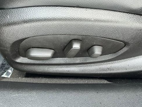 Used 2014 Chevrolet Impala LT w/ Convenience Package image 25