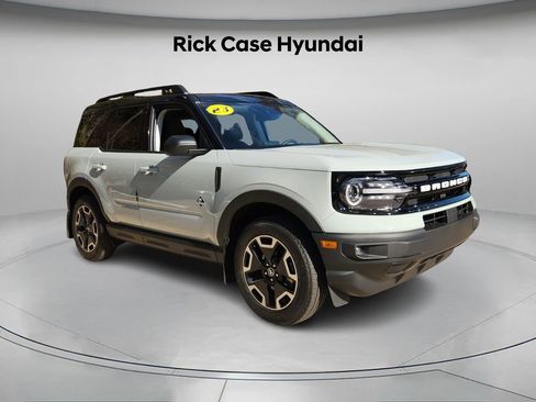 Used 2023 Ford Bronco Sport Outer Banks w/ Tech Package image 9
