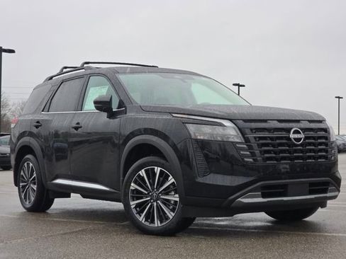 New 2026 Nissan Pathfinder Platinum AWD/4WD image 2