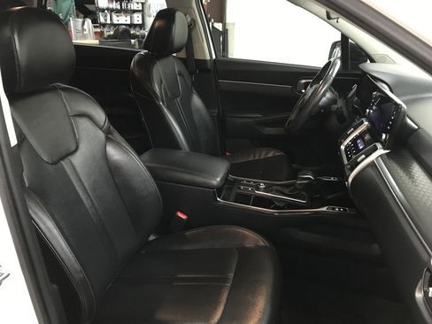 Used 2022 Kia Sorento S FWD image 17
