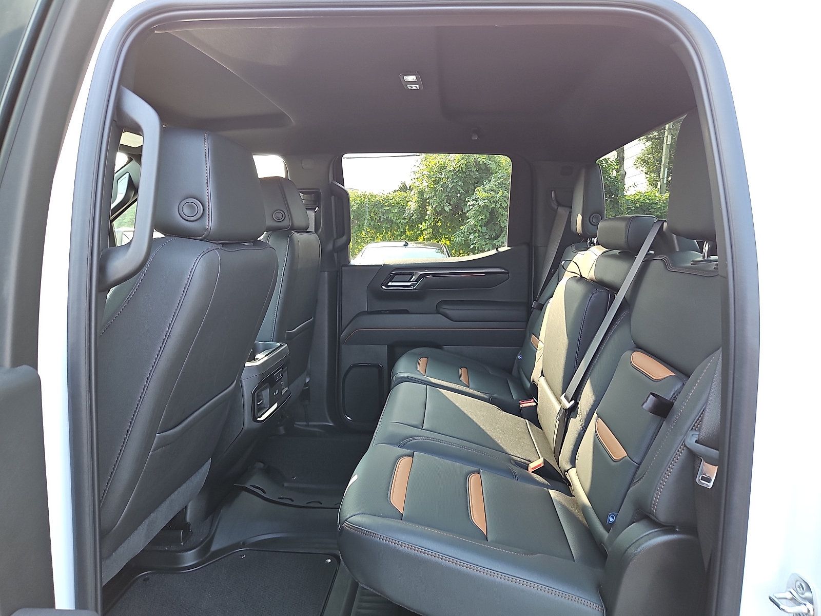 Certified 2025 GMC Sierra 1500 AT4 AWD/4WD image 10