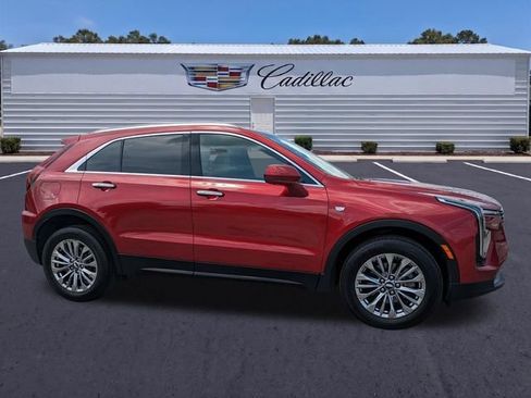 Used 2025 Cadillac XT4 Premium Luxury w/ Cold Weather Package FWD image 3