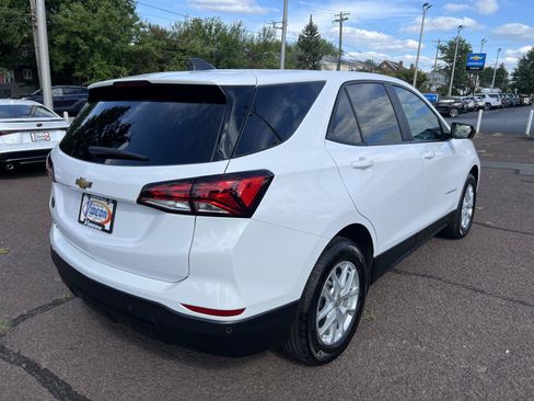 Used 2024 Chevrolet Equinox LS w/ LS Convenience Package FWD image 7