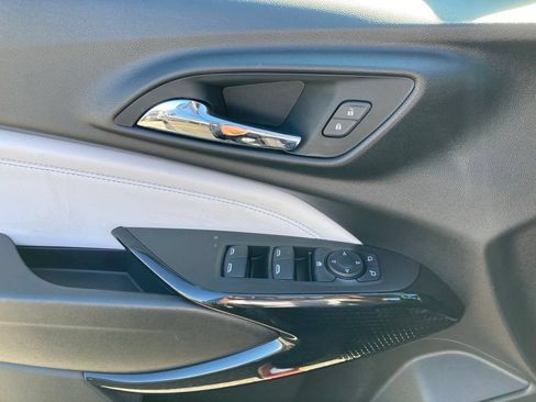 New 2026 Chevrolet Trax LT w/ Sunroof Package FWD image 25