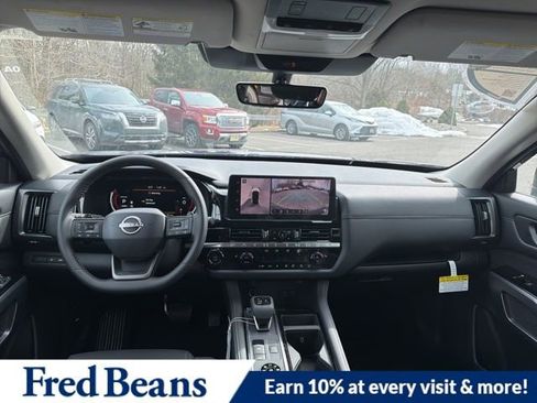 New 2026 Nissan Pathfinder SL image 10