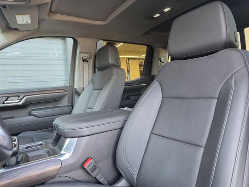 Used 2025 GMC Sierra 1500 SLT w/ SLT Convenience Package image 13