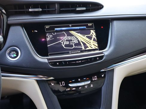 Used 2017 Cadillac XT5 Luxury w/ Driver Awareness Package FWD image 7