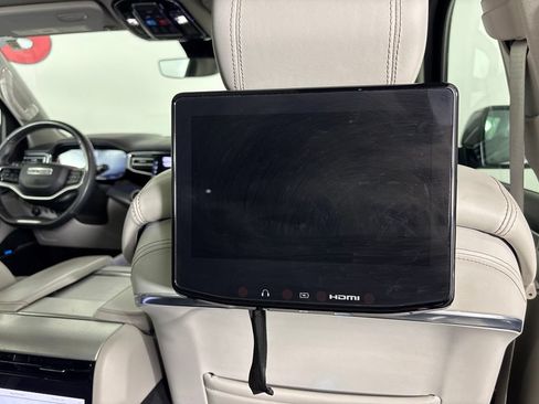 Used 2023 Jeep Grand Wagoneer L 4WD w/ Rear Seat Video Group 1 image 48