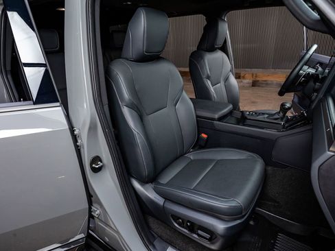 Used 2025 Lexus GX 550 image 31