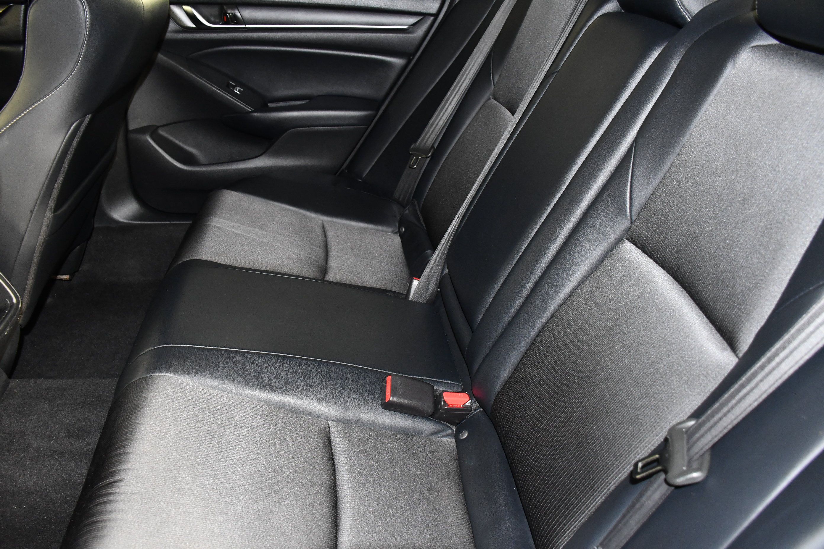 Used 2018 Honda Accord Sport image 44