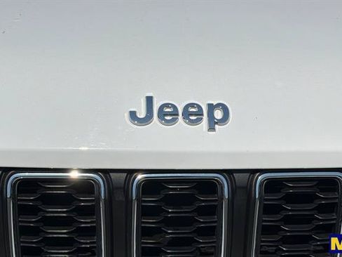 Used 2024 Jeep Grand Cherokee Laredo X RWD image 36