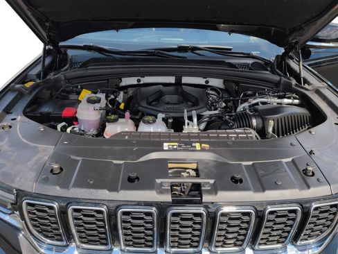 Used 2023 Jeep Grand Cherokee 4WD 4xe image 31