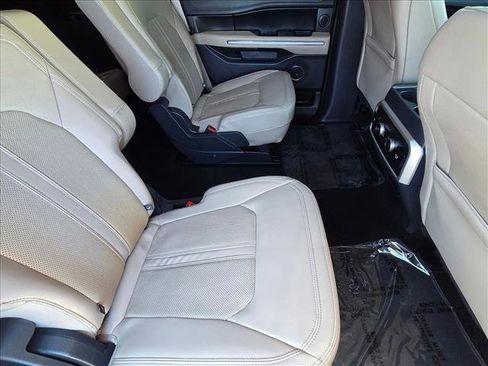 Used 2023 Ford Expedition Limited image 19