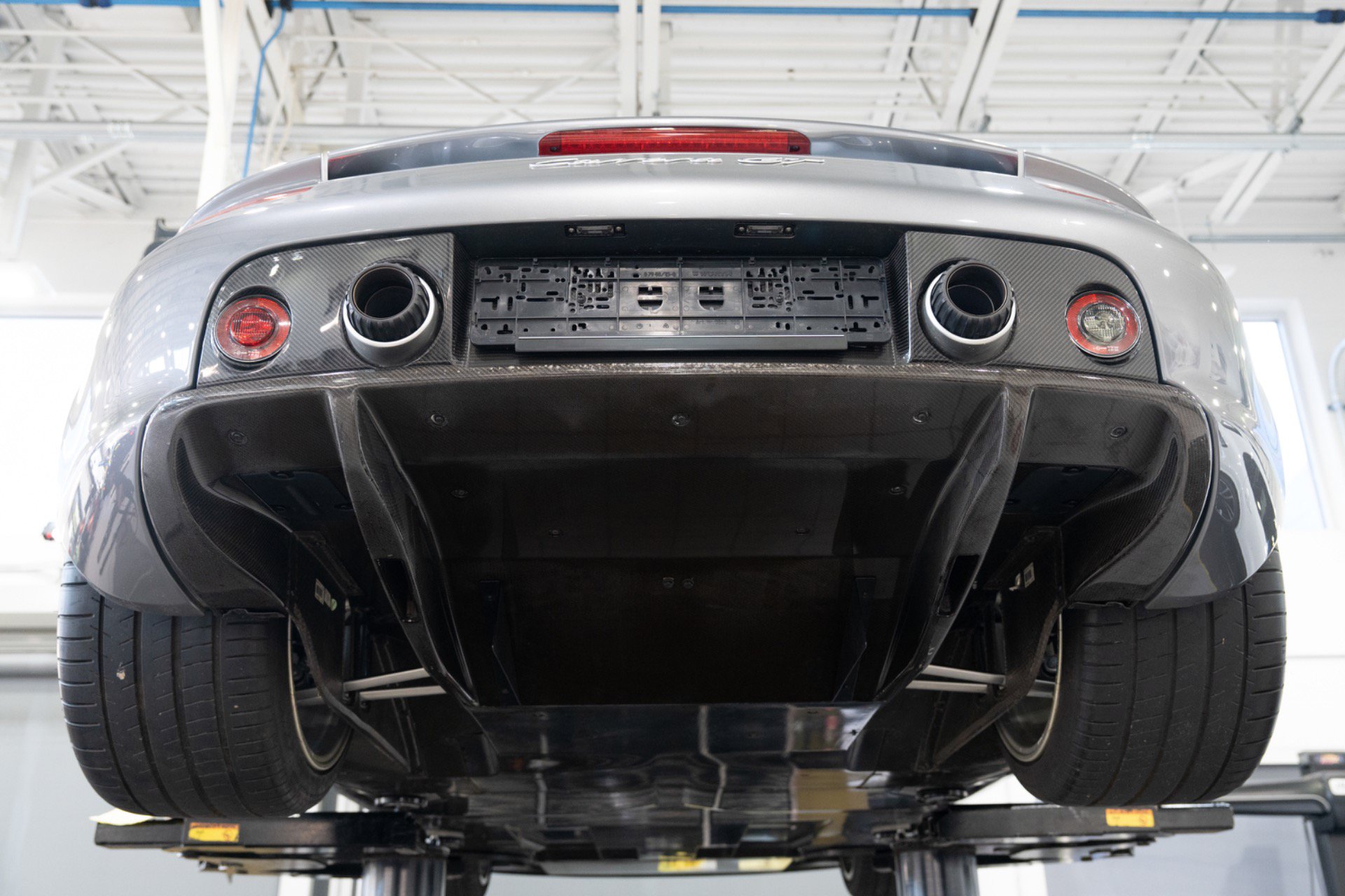 Used 2004 Porsche Carrera GT RWD image 76