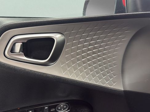 Used 2021 Kia Soul LX image 15