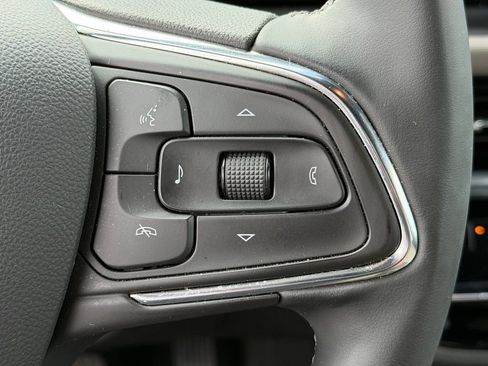 Used 2025 Buick Envista Avenir FWD image 17