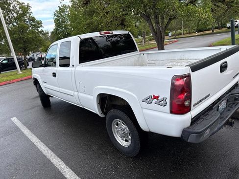 Used 2003 Chevrolet Silverado 2500 LS w/ Skid Plate Package AWD/4WD image 6