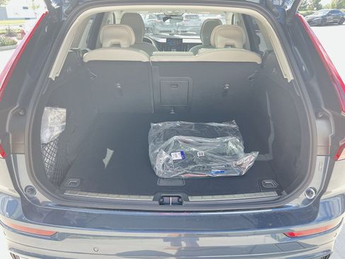 New 2026 Volvo XC60 B5 Ultra w/ Climate Package image 26