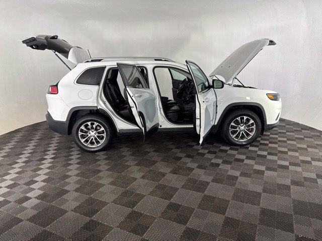 Used 2019 Jeep Cherokee Latitude Plus AWD/4WD image 14