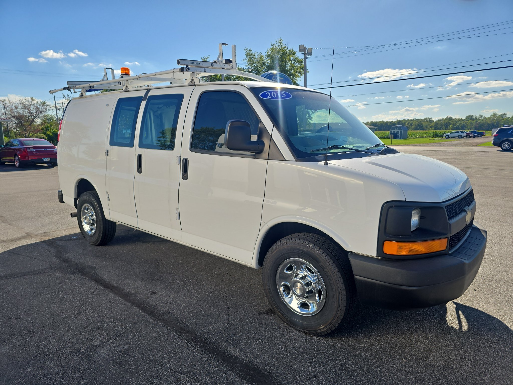 Used 2015 Chevrolet Express 2500 RWD image 4
