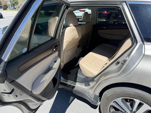 Used 2019 Subaru Outback 2.5i Limited AWD/4WD image 15