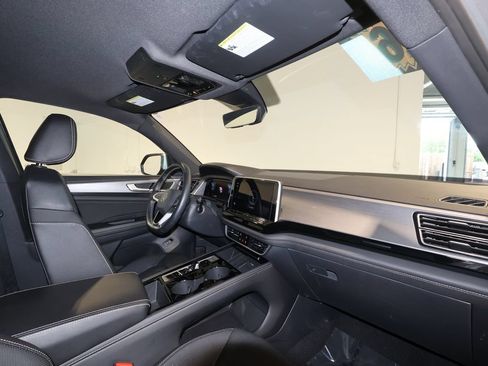 Used 2026 Volkswagen Atlas Cross Sport SE FWD image 26