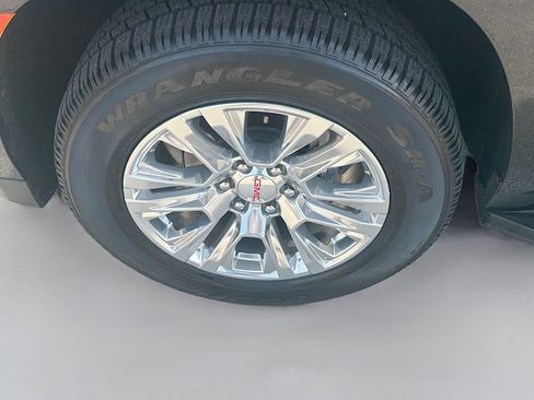 Used 2024 GMC Yukon XL Denali AWD/4WD image 36