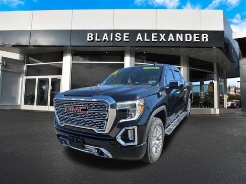Used 2021 GMC Sierra 1500 Denali w/ Technology Package AWD/4WD image 9