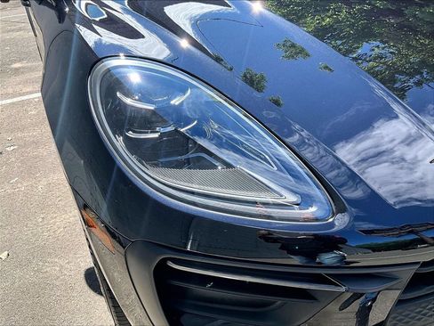 Certified 2026 Porsche Macan AWD/4WD image 30