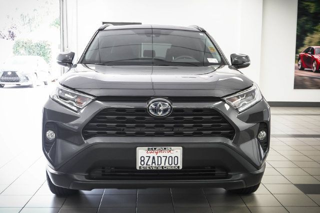 Used 2021 Toyota RAV4 XLE Premium AWD/4WD image 4