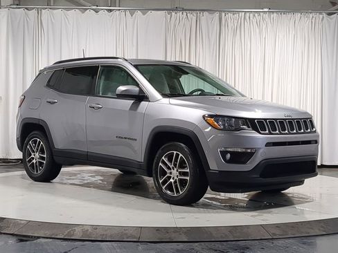 Used 2019 Jeep Compass Latitude image 19