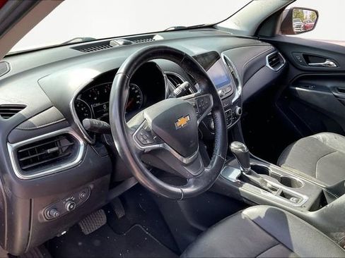 Used 2018 Chevrolet Equinox Premier image 12