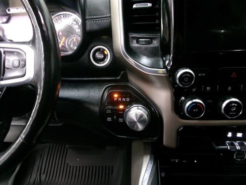 Used 2019 RAM 1500 Laramie AWD/4WD image 38