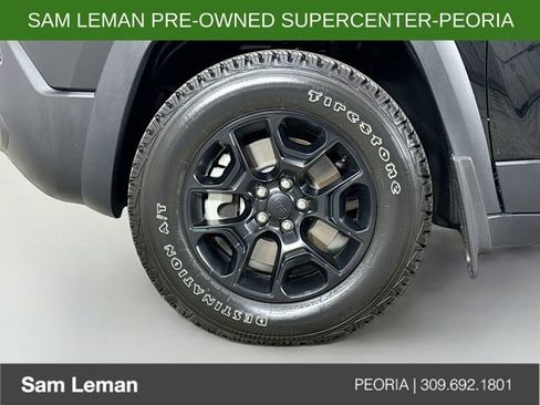 Used 2022 Jeep Cherokee Trailhawk w/ Sound & Nav Group image 29