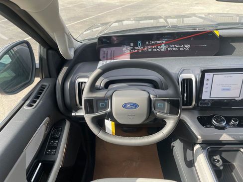New 2026 Ford Expedition Active RWD image 5
