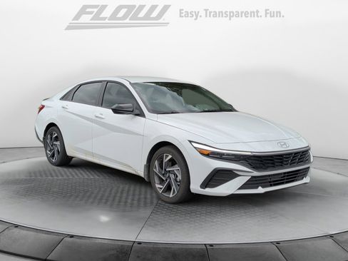 Certified 2025 Hyundai Elantra Sport FWD image 1