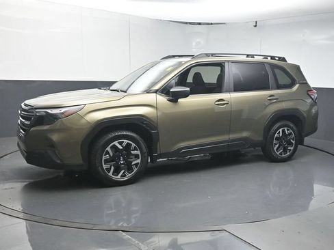 Used 2025 Subaru Forester Premium w/ Convenience Package #2 AWD/4WD image 4