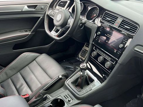 Used 2020 Volkswagen GTI SE FWD image 9