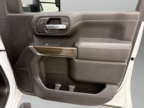 Used 2023 Chevrolet Silverado 2500 LT w/ Convenience Package image 27