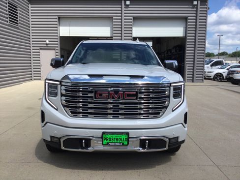 Used 2022 GMC Sierra 1500 Denali w/ Denali Reserve Package AWD/4WD image 3
