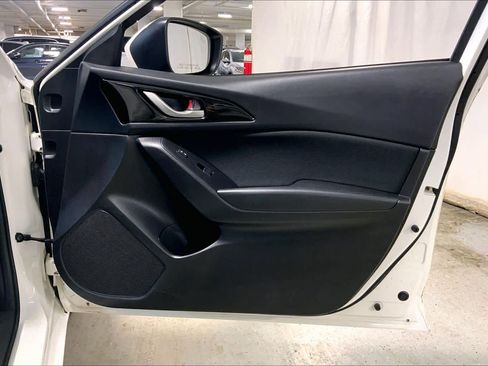 Used 2016 MAZDA MAZDA3 i Touring image 22