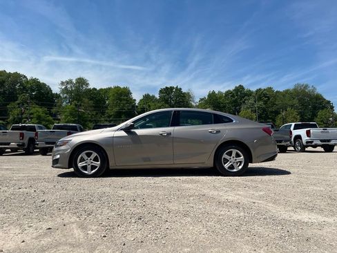 Used 2022 Chevrolet Malibu LT FWD image 12