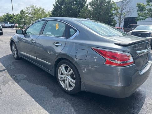 Used 2015 Nissan Altima 3.5 SL FWD image 4