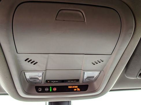 Used 2020 GMC Acadia SLE w/ Driver Convenience Package image 24