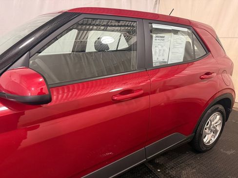 Certified 2023 Hyundai Venue SE image 7