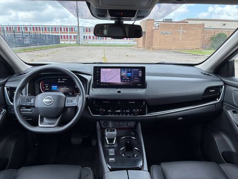 Used 2026 Nissan Rogue SL FWD image 29