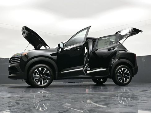 New 2026 Nissan Kicks SV w/ SV Premium Package AWD/4WD image 35