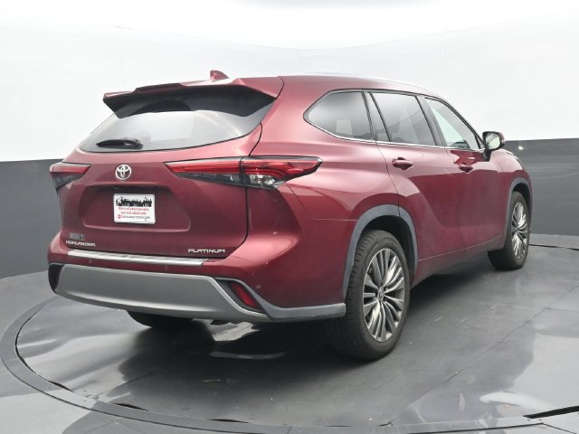 Used 2021 Toyota Highlander Platinum FWD image 6