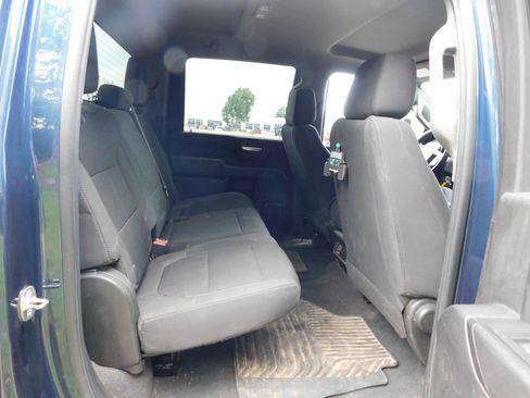Used 2022 Chevrolet Silverado 2500 Custom w/ Custom Value Package AWD/4WD image 4